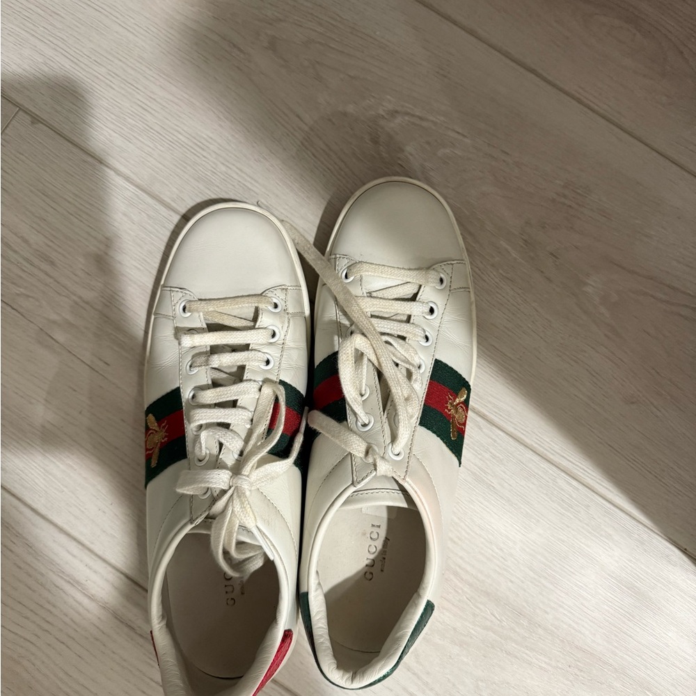 Gucci White Leather Sneakers with Green and Red Accents